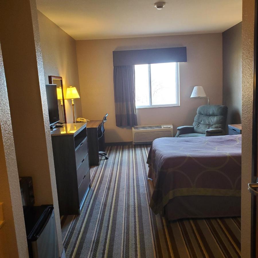 Super 8 By Wyndham Iola Ks Hotell Eksteriør bilde