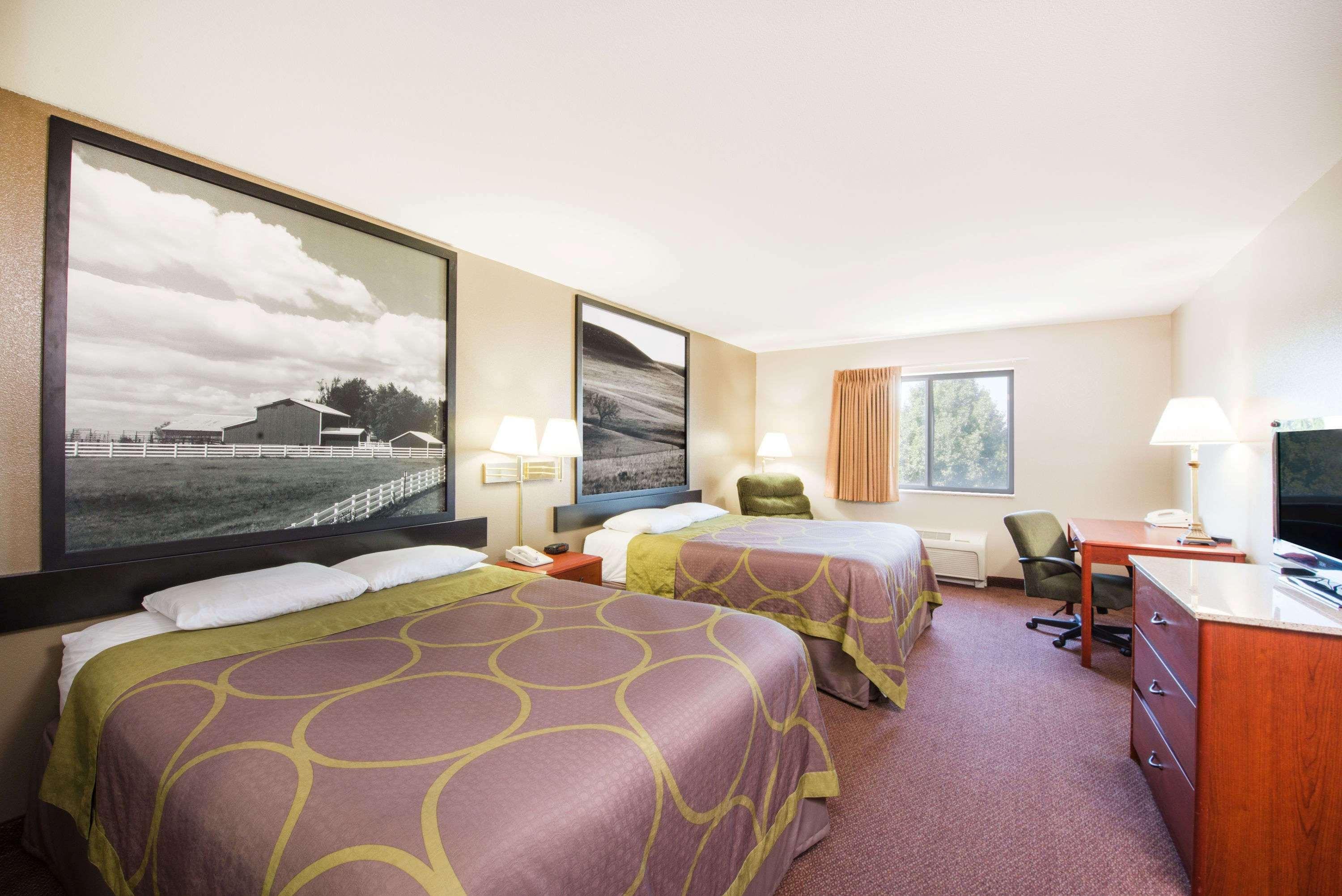Super 8 By Wyndham Iola Ks Hotell Eksteriør bilde