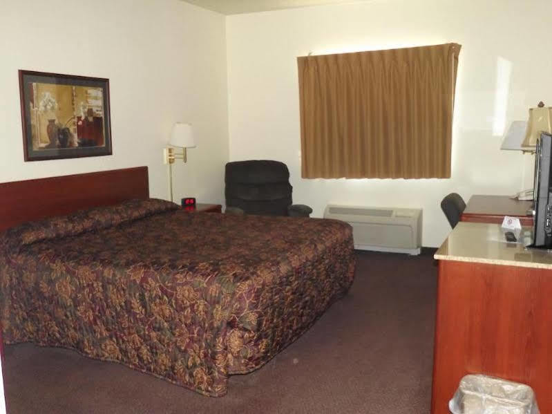 Super 8 By Wyndham Iola Ks Hotell Eksteriør bilde